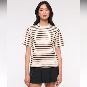 Abercrombie Easy Pocket Tee - Cream Stripe